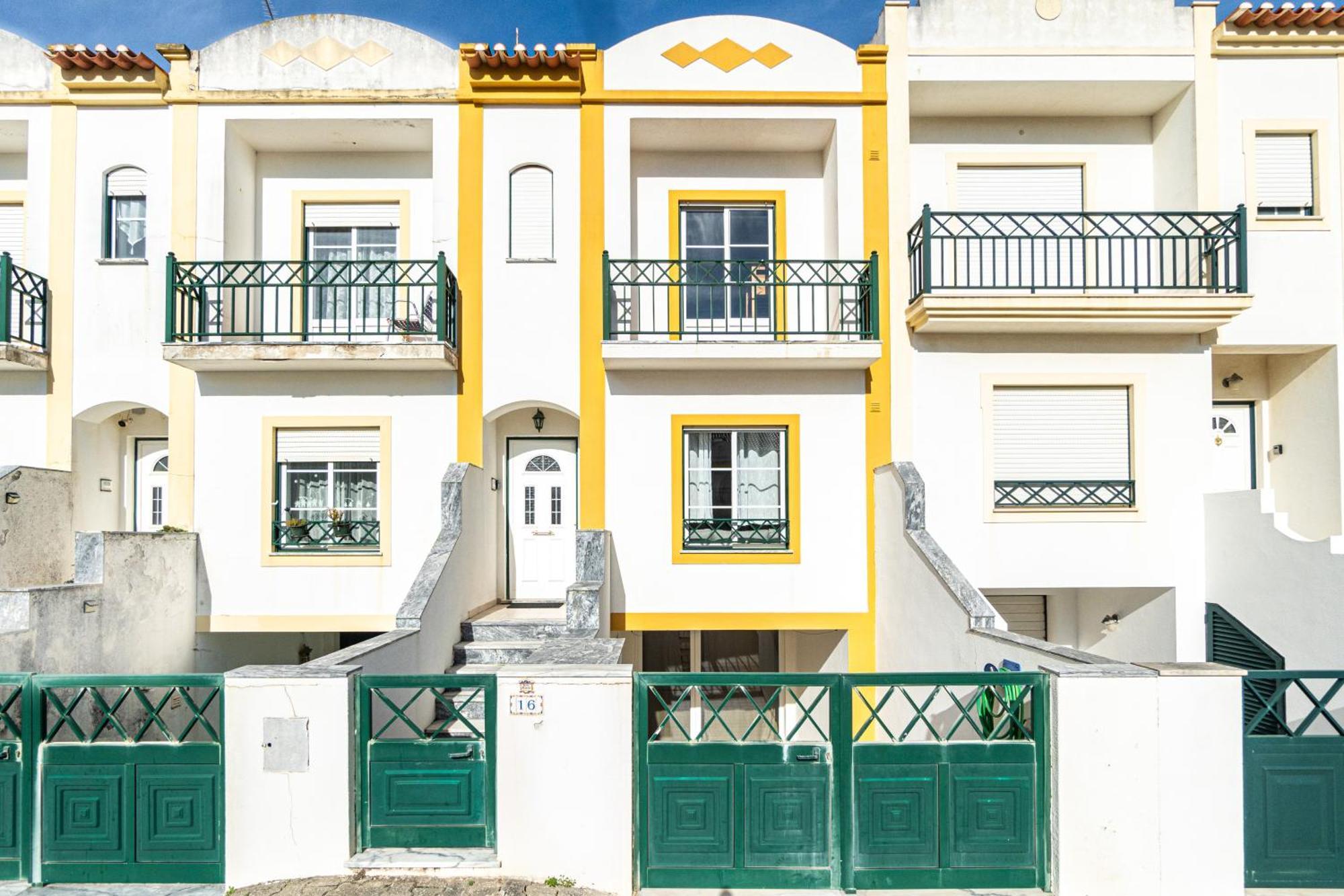 Baleal Happiness Surf House Vila Ferrel  Exterior foto