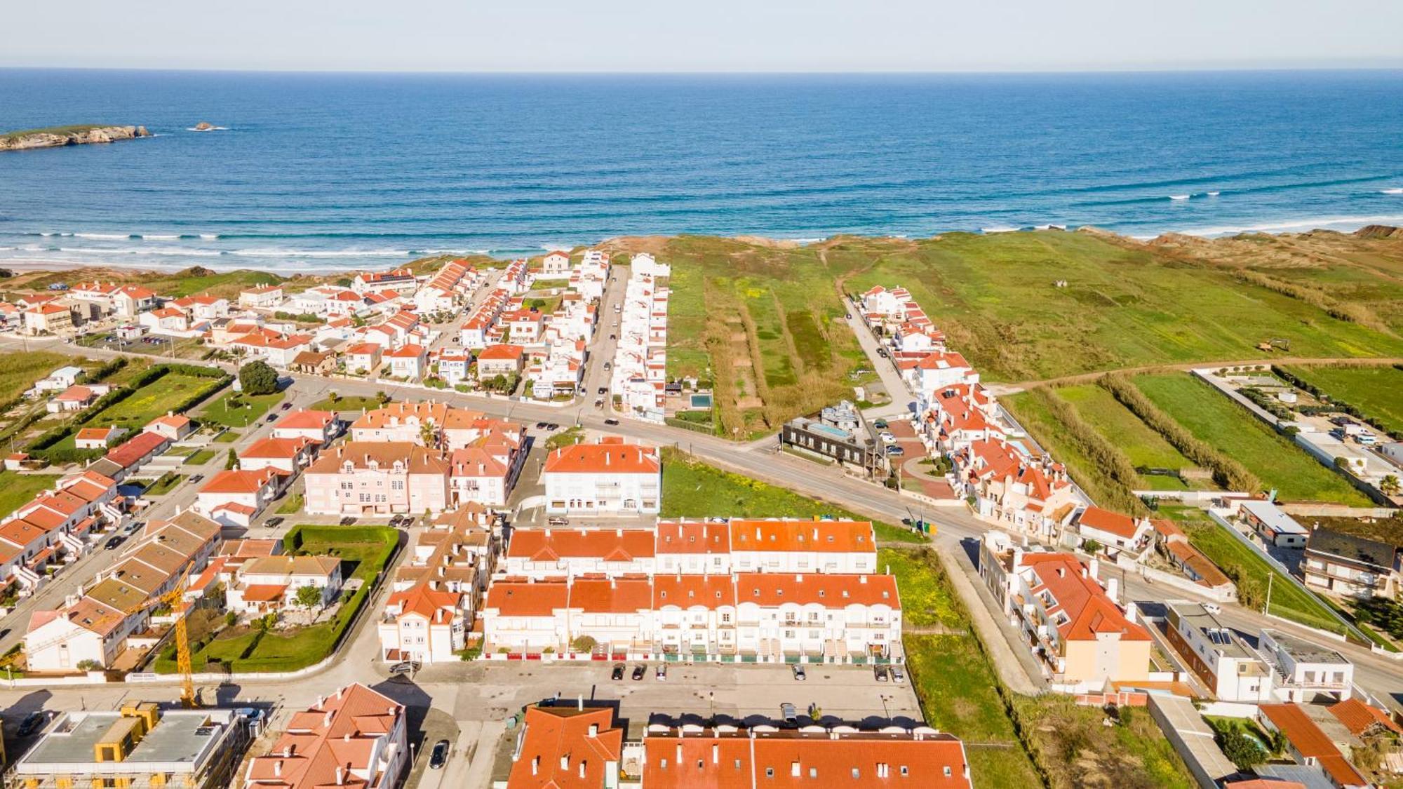 Baleal Happiness Surf House Vila Ferrel  Exterior foto
